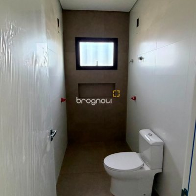 Casa de Condomínio com 200m², 4 quartos (sendo 4 suítes), 4 garagens, no bairro Beira Rio em Biguaçu