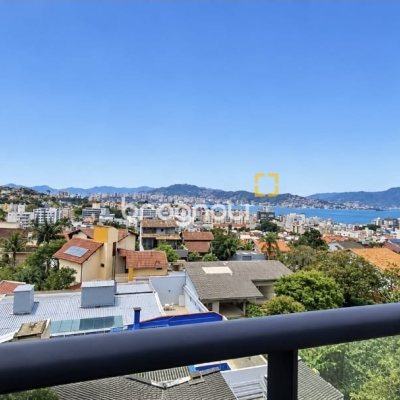 Apartamento com 199m², 3 quartos (sendo 3 suítes), 3 garagens, no bairro Coqueiros em Florianópolis
