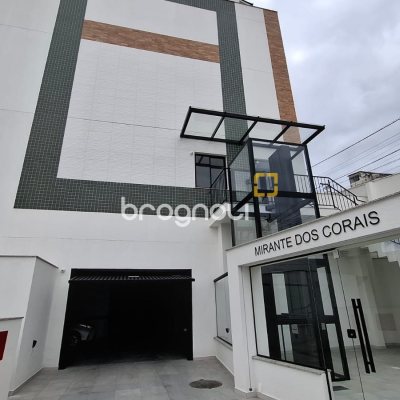 Apartamento com 199m², 3 quartos (sendo 3 suítes), 3 garagens, no bairro Coqueiros em Florianópolis