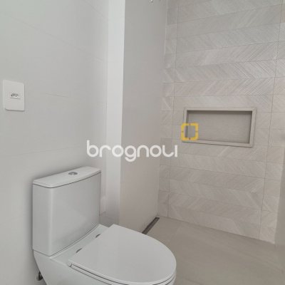 Apartamento com 151m², 3 quartos (sendo 3 suítes), 2 garagens, no bairro Jurerê Internacional em Florianópolis