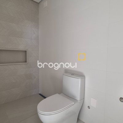 Apartamento com 151m², 3 quartos (sendo 3 suítes), 2 garagens, no bairro Jurerê Internacional em Florianópolis