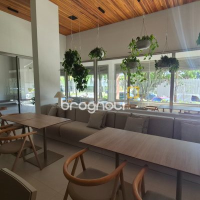 Apartamento com 151m², 3 quartos (sendo 3 suítes), 2 garagens, no bairro Jurerê Internacional em Florianópolis