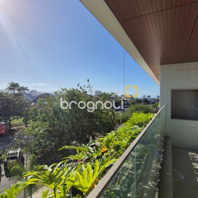 Apartamento com 151m², 3 quartos (sendo 3 suítes), 2 garagens, no bairro Jurerê Internacional em Florianópolis