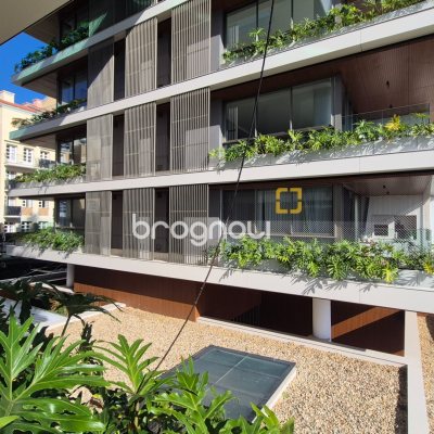 Apartamento com 151m², 3 quartos (sendo 3 suítes), 2 garagens, no bairro Jurerê Internacional em Florianópolis