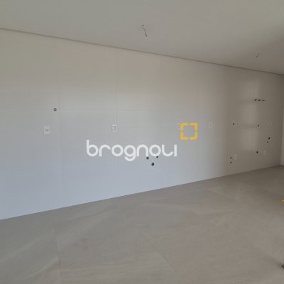 Apartamento com 151m², 3 quartos (sendo 3 suítes), 2 garagens, no bairro Jurerê Internacional em Florianópolis