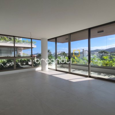 Apartamento com 151m², 3 quartos (sendo 3 suítes), 2 garagens, no bairro Jurerê Internacional em Florianópolis