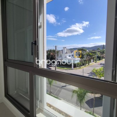 Apartamento com 151m², 3 quartos (sendo 3 suítes), 2 garagens, no bairro Jurerê Internacional em Florianópolis