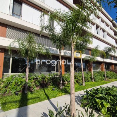 Apartamento com 151m², 3 quartos (sendo 3 suítes), 2 garagens, no bairro Jurerê Internacional em Florianópolis
