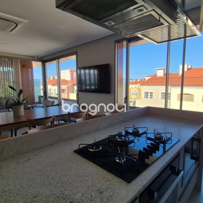 Apartamento com 151m², 3 quartos (sendo 3 suítes), 2 garagens, no bairro Jurerê Internacional em Florianópolis