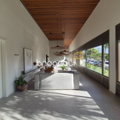 Apartamento com 151m², 3 quartos (sendo 3 suítes), 2 garagens, no bairro Jurerê Internacional em Florianópolis
