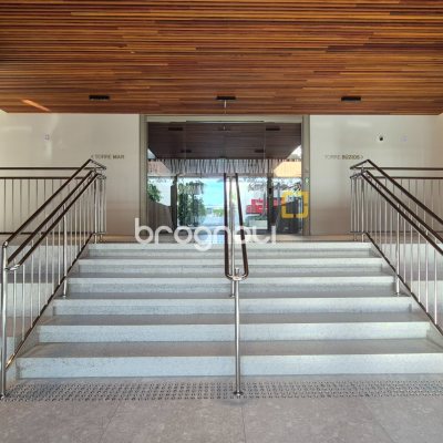 Apartamento com 151m², 3 quartos (sendo 3 suítes), 2 garagens, no bairro Jurerê Internacional em Florianópolis
