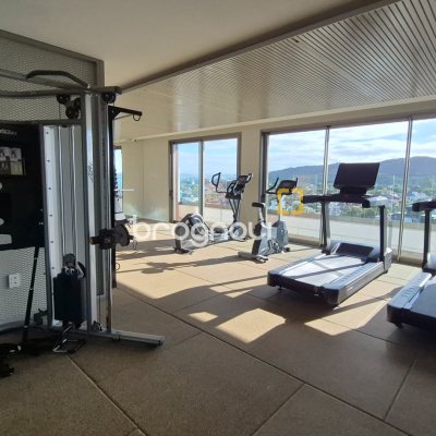 Apartamento com 151m², 3 quartos (sendo 3 suítes), 2 garagens, no bairro Jurerê Internacional em Florianópolis