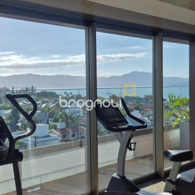Apartamento com 151m², 3 quartos (sendo 3 suítes), 2 garagens, no bairro Jurerê Internacional em Florianópolis