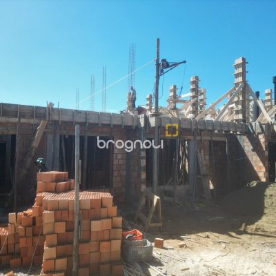 Casa com 95m², 2 quartos (sendo 2 suítes), 2 garagens, no bairro Lagoa da Conceição em Florianópolis