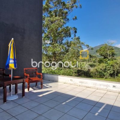 Casa de Condomínio com 183m², 3 quartos (sendo 2 suítes), 2 garagens, no bairro Vargem Grande em Florianópolis