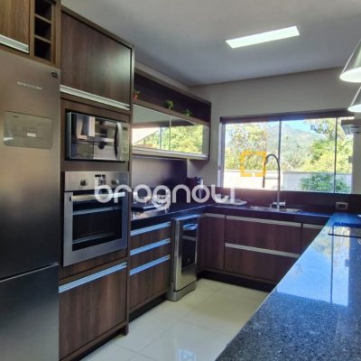 Casa de Condomínio com 183m², 3 quartos (sendo 2 suítes), 2 garagens, no bairro Vargem Grande em Florianópolis