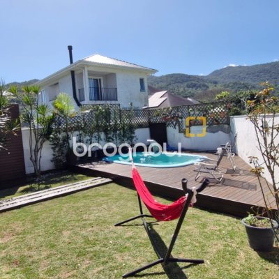 Casa de Condomínio com 183m², 3 quartos (sendo 2 suítes), 2 garagens, no bairro Vargem Grande em Florianópolis