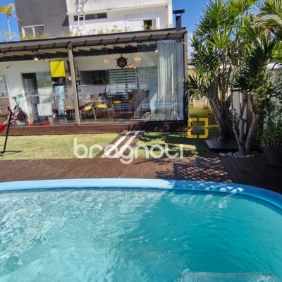 Casa de Condomínio com 183m², 3 quartos (sendo 2 suítes), 2 garagens, no bairro Vargem Grande em Florianópolis