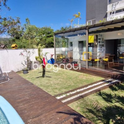 Casa de Condomínio com 183m², 3 quartos (sendo 2 suítes), 2 garagens, no bairro Vargem Grande em Florianópolis