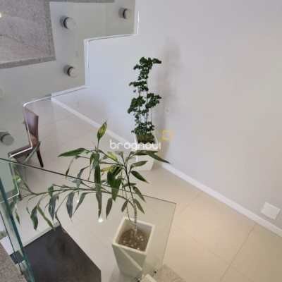 Casa de Condomínio com 183m², 3 quartos (sendo 2 suítes), 2 garagens, no bairro Vargem Grande em Florianópolis