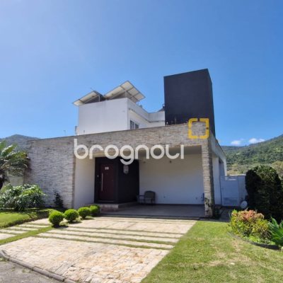 Casa de Condomínio com 183m², 3 quartos (sendo 2 suítes), 2 garagens, no bairro Vargem Grande em Florianópolis