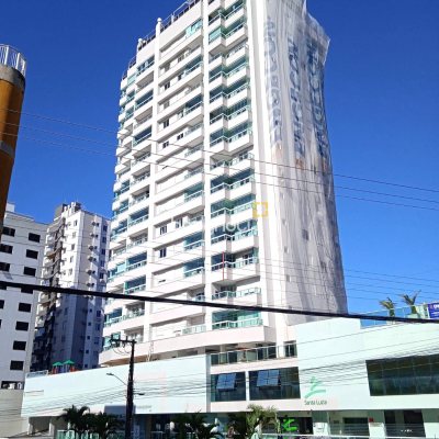 Apartamento com 76m², 2 quartos (sendo 1 suíte), 1 garagem, no bairro Estreito em Florianópolis