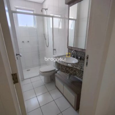 Apartamento com 76m², 2 quartos (sendo 1 suíte), 1 garagem, no bairro Estreito em Florianópolis