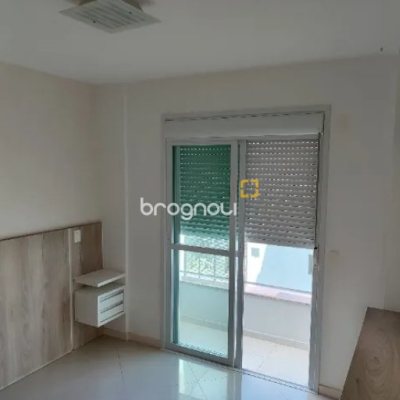 Apartamento com 76m², 2 quartos (sendo 1 suíte), 1 garagem, no bairro Estreito em Florianópolis