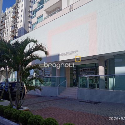 Apartamento com 76m², 2 quartos (sendo 1 suíte), 1 garagem, no bairro Estreito em Florianópolis