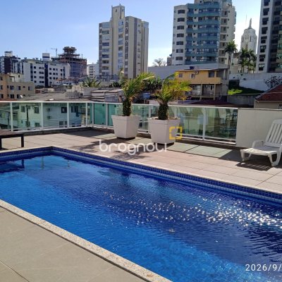 Apartamento com 76m², 2 quartos (sendo 1 suíte), 1 garagem, no bairro Estreito em Florianópolis