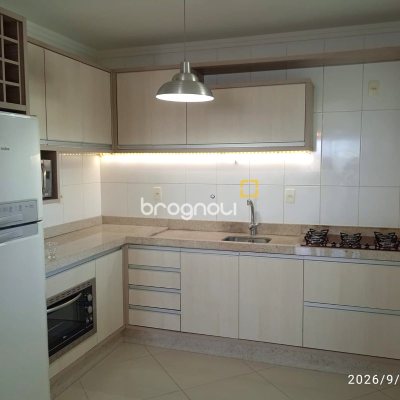Apartamento com 76m², 2 quartos (sendo 1 suíte), 1 garagem, no bairro Estreito em Florianópolis