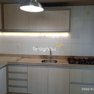 Apartamento com 76m², 2 quartos (sendo 1 suíte), 1 garagem, no bairro Estreito em Florianópolis