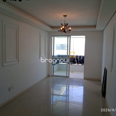 Apartamento com 76m², 2 quartos (sendo 1 suíte), 1 garagem, no bairro Estreito em Florianópolis