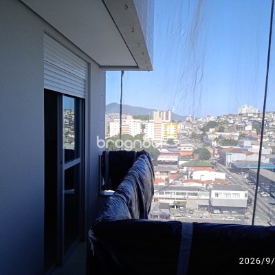 Apartamento com 76m², 2 quartos (sendo 1 suíte), 1 garagem, no bairro Estreito em Florianópolis