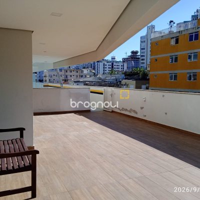 Apartamento com 76m², 2 quartos (sendo 1 suíte), 1 garagem, no bairro Estreito em Florianópolis