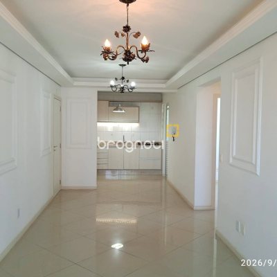 Apartamento com 76m², 2 quartos (sendo 1 suíte), 1 garagem, no bairro Estreito em Florianópolis