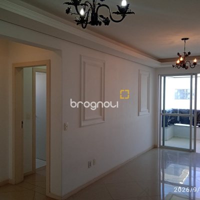Apartamento com 76m², 2 quartos (sendo 1 suíte), 1 garagem, no bairro Estreito em Florianópolis
