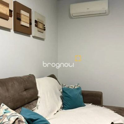 Apartamento com 66m², 2 quartos (sendo 1 suíte), 2 garagens, no bairro Pagani em Palhoça