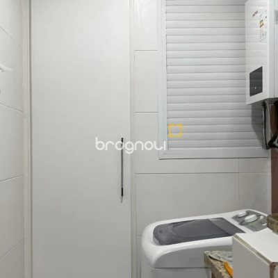 Apartamento com 66m², 2 quartos (sendo 1 suíte), 2 garagens, no bairro Pagani em Palhoça