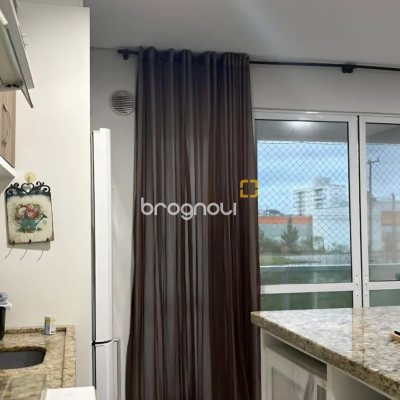 Apartamento com 66m², 2 quartos (sendo 1 suíte), 2 garagens, no bairro Pagani em Palhoça