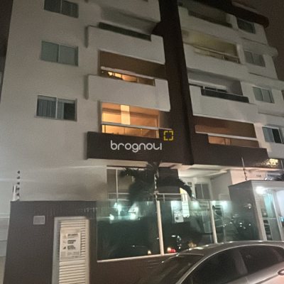 Apartamento com 66m², 2 quartos (sendo 1 suíte), 2 garagens, no bairro Pagani em Palhoça