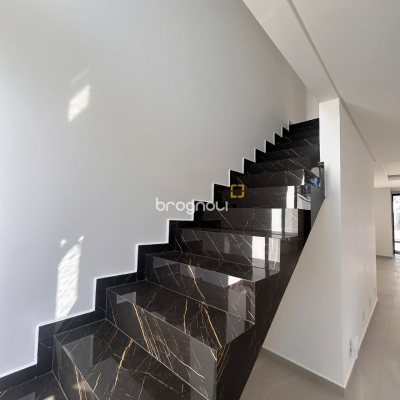 Casa com 134m², 3 quartos (sendo 1 suíte), 2 garagens, no bairro Ingleses em Florianópolis