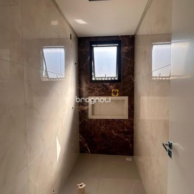 Casa com 134m², 3 quartos (sendo 1 suíte), 2 garagens, no bairro Ingleses em Florianópolis