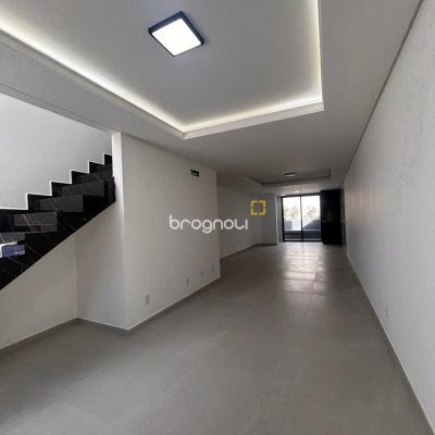 Casa com 134m², 3 quartos (sendo 1 suíte), 2 garagens, no bairro Ingleses em Florianópolis