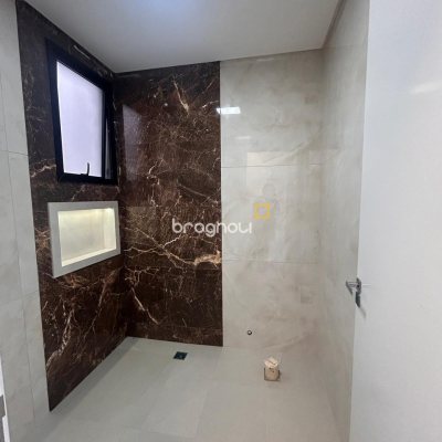 Casa com 134m², 3 quartos (sendo 1 suíte), 2 garagens, no bairro Ingleses em Florianópolis
