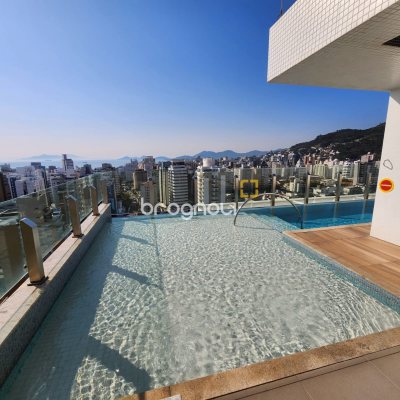 Apartamento com 54m², 1 quarto, 1 garagem, no bairro Centro em Florianópolis