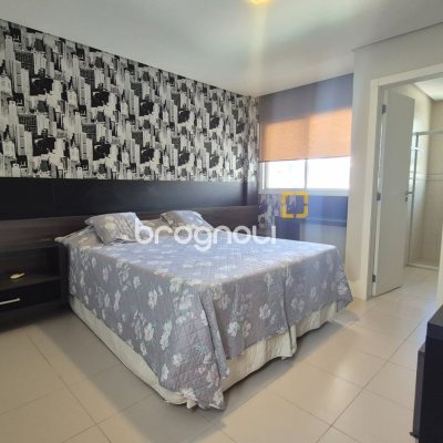 Cobertura com 235m², 4 quartos (sendo 4 suítes), 3 garagens, no bairro Jurerê em Florianópolis
