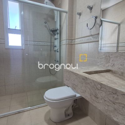 Cobertura com 235m², 4 quartos (sendo 4 suítes), 3 garagens, no bairro Jurerê em Florianópolis
