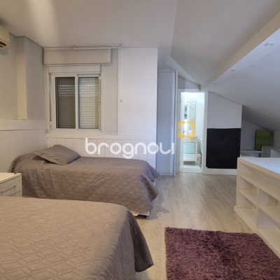 Cobertura com 235m², 4 quartos (sendo 4 suítes), 3 garagens, no bairro Jurerê em Florianópolis