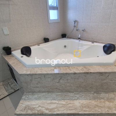Cobertura com 235m², 4 quartos (sendo 4 suítes), 3 garagens, no bairro Jurerê em Florianópolis